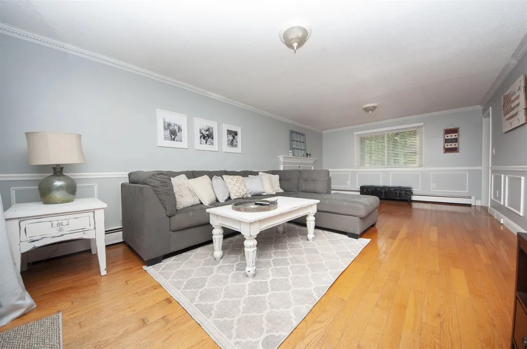 178 Fordway Extension Derry NH 03038