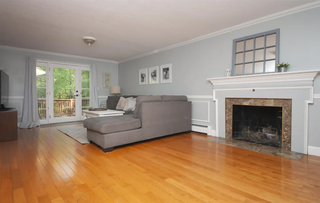 178 Fordway Extension Derry NH 03038
