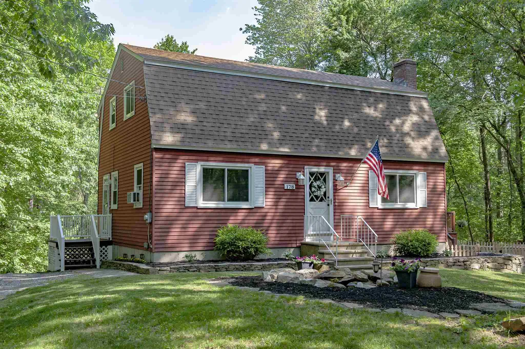 178 Fordway Extension Derry NH 03038