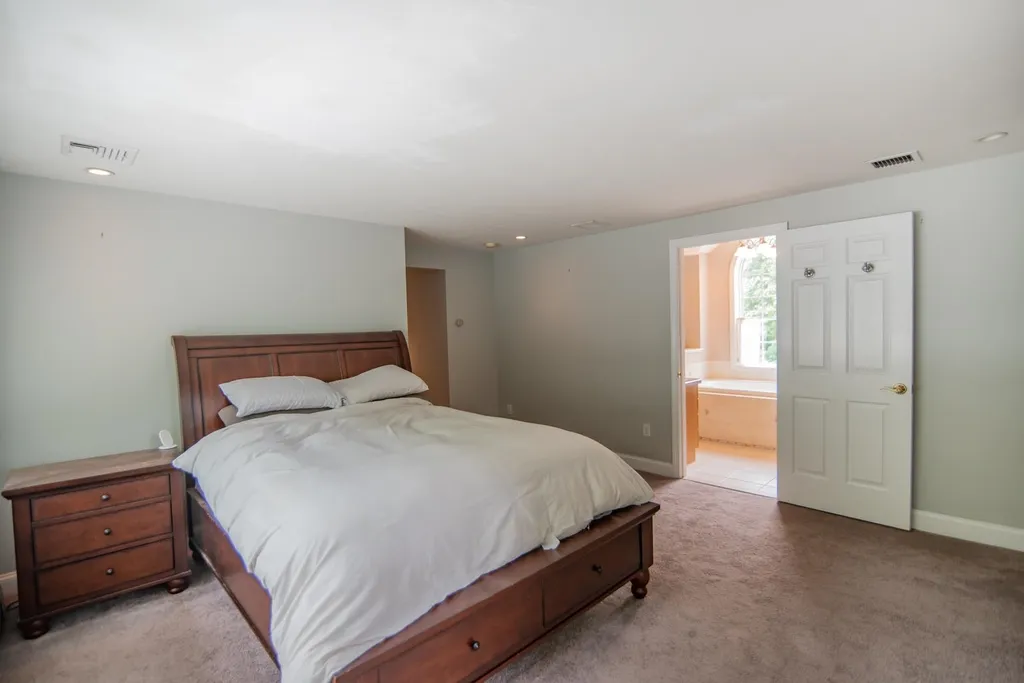 74 Kilrea Road Derry NH 03038
