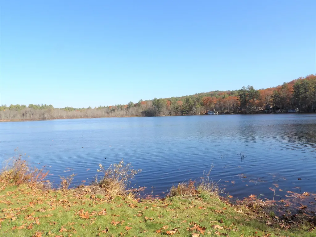 16 Glines Park Road Northfield NH 03276