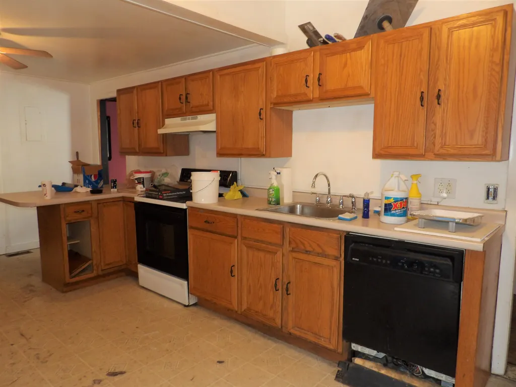 16 Glines Park Road Northfield NH 03276