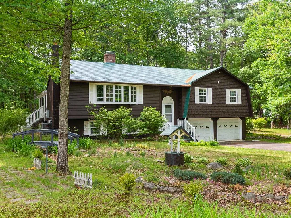 33 Meadowbrook Drive Barrington NH 03825