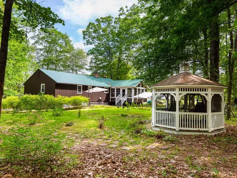 33 Meadowbrook Drive Barrington NH 03825