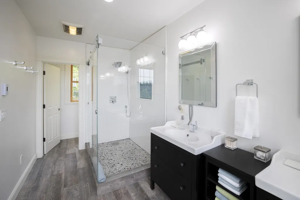 182 Center Street Wolfeboro NH 03894
