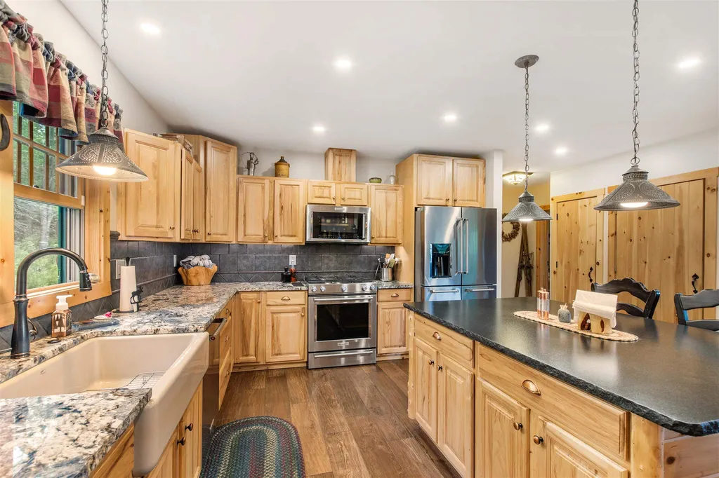 25 Landry Drive Pittsburg NH 03592