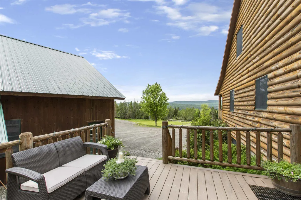 25 Landry Drive Pittsburg NH 03592
