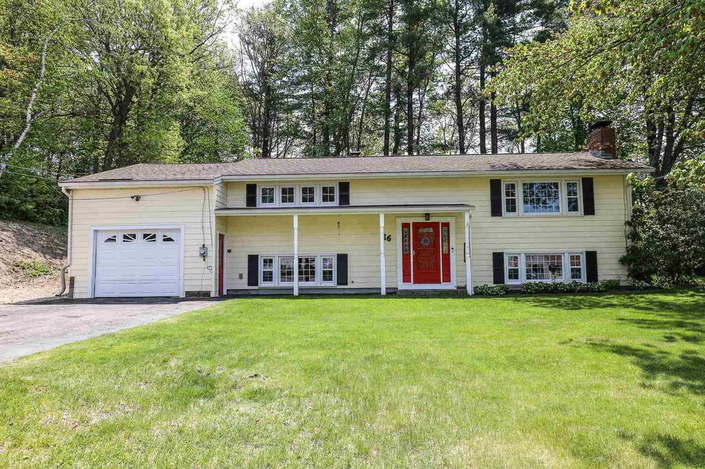 16 Jefferson Drive Hooksett NH 03106