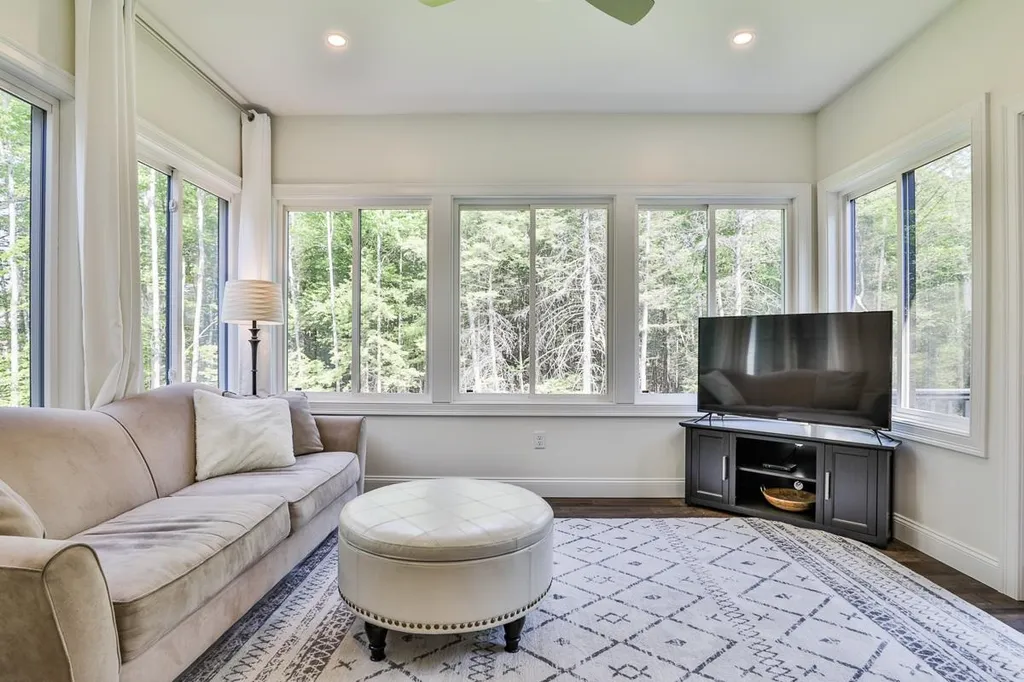 8 Dutton Circle Mont Vernon NH 03057