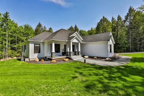 8 Dutton Circle Mont Vernon NH 03057