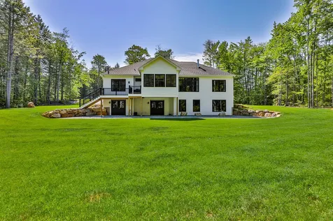 8 Dutton Circle Mont Vernon NH 03057