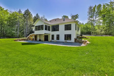 8 Dutton Circle Mont Vernon NH 03057