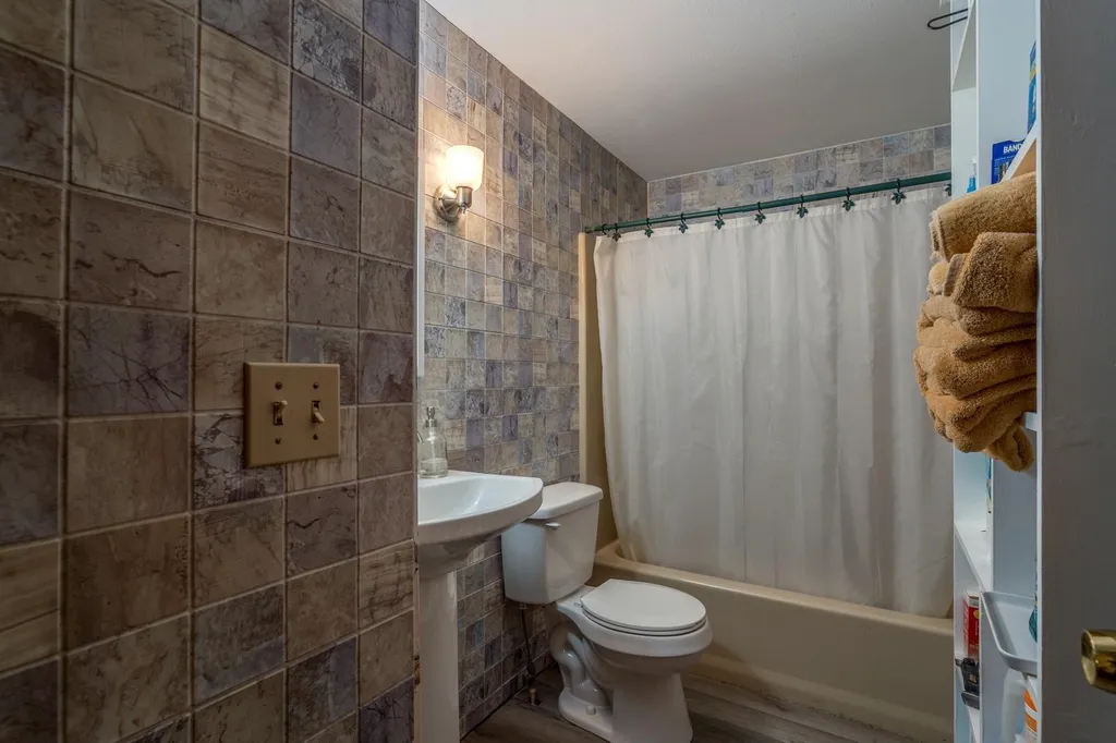 241 Chester Road Fremont NH 03044