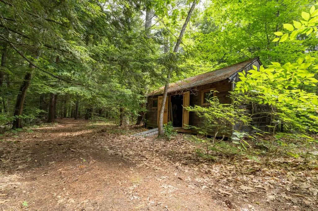241 Chester Road Fremont NH 03044