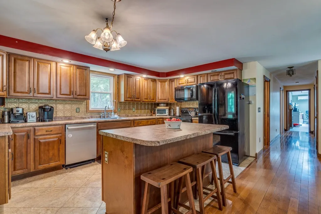 241 Chester Road Fremont NH 03044