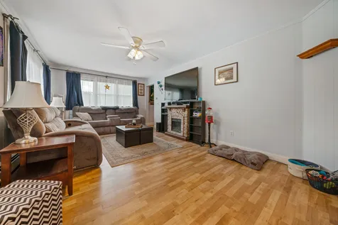 9 Cherry Street Nashua NH 03060