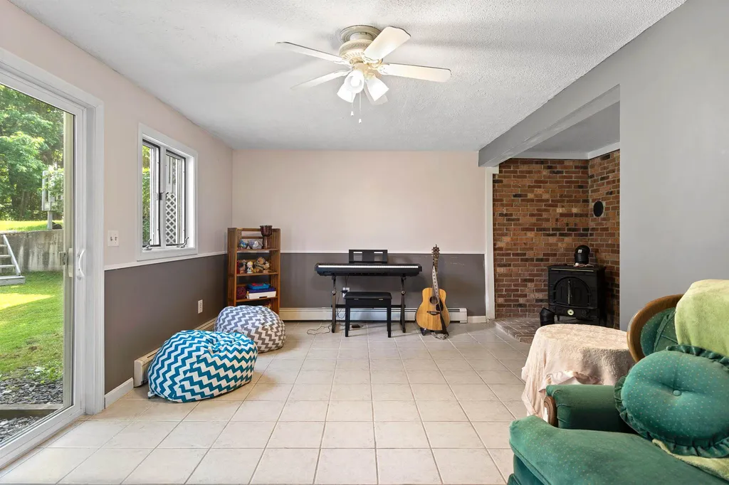 7L Bonnie Lane Derry NH 03038