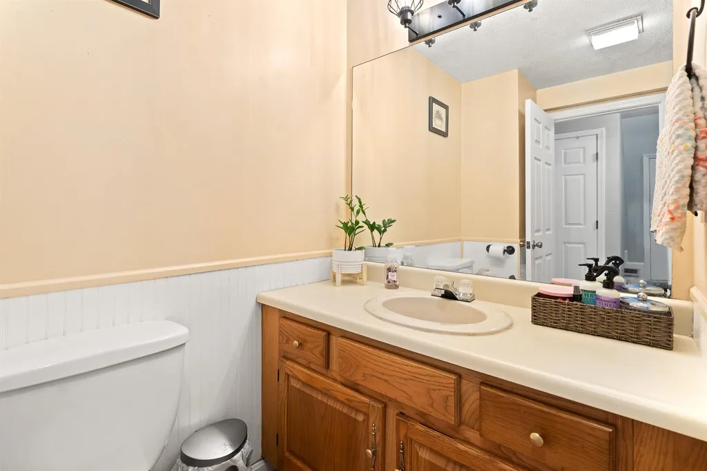 7L Bonnie Lane Derry NH 03038