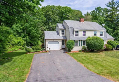 7l Bonnie Lane Derry NH 03038
