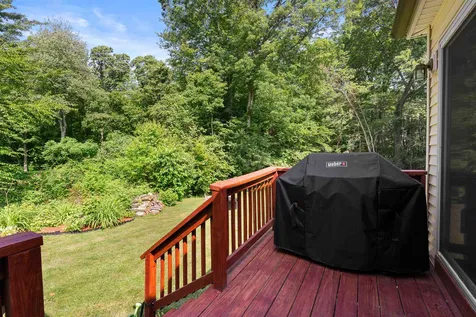 7l Bonnie Lane Derry NH 03038