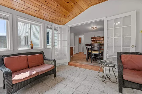 7l Bonnie Lane Derry NH 03038