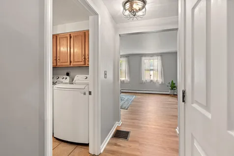 7l Bonnie Lane Derry NH 03038