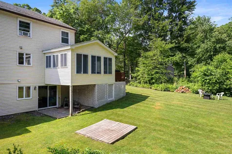 7l Bonnie Lane Derry NH 03038