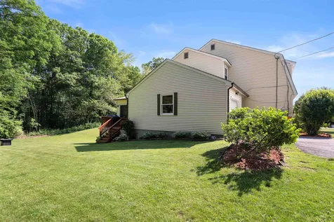 7l Bonnie Lane Derry NH 03038