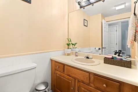 7l Bonnie Lane Derry NH 03038