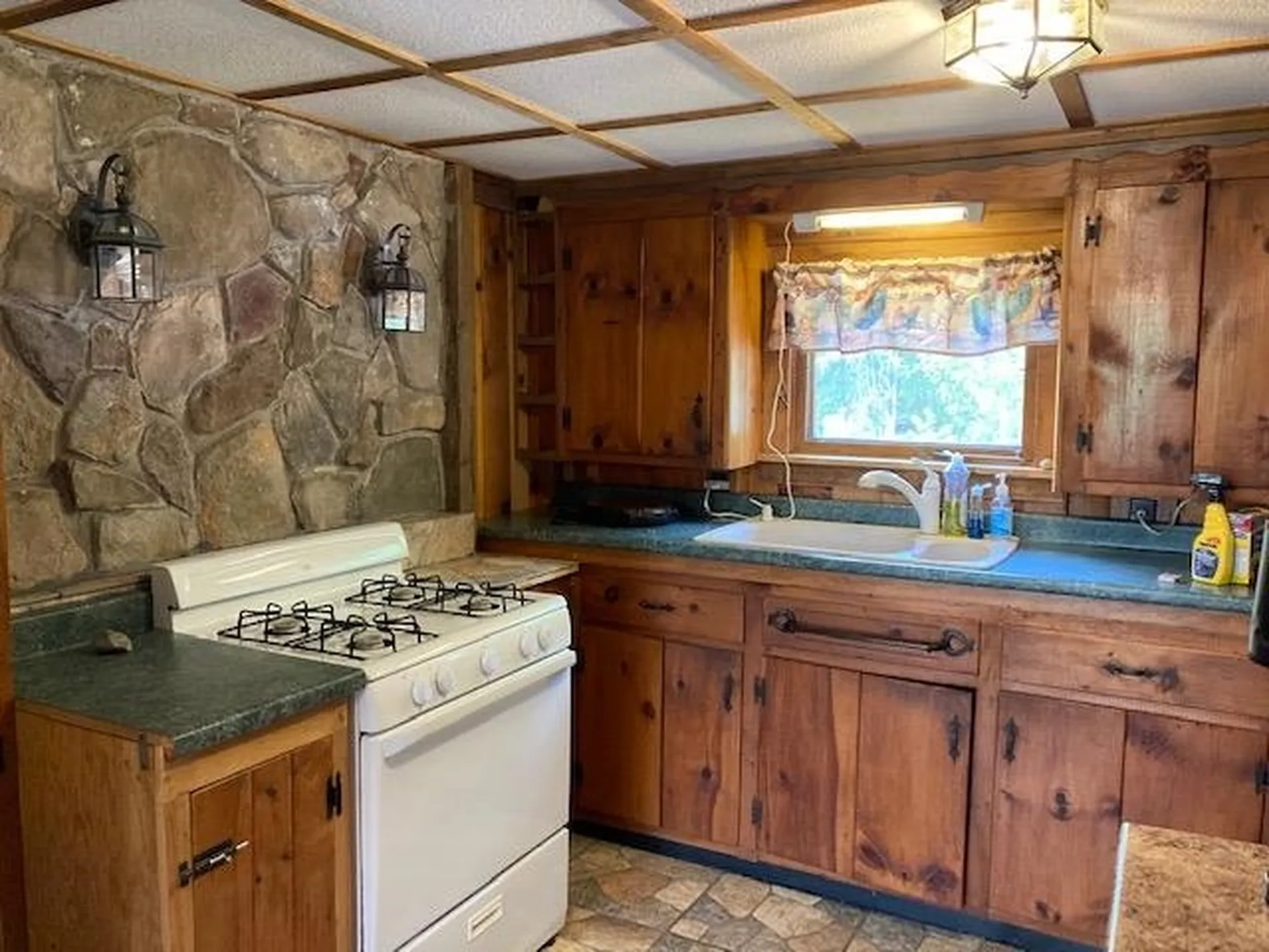 133 Cedar Lane Stewartstown NH 03576