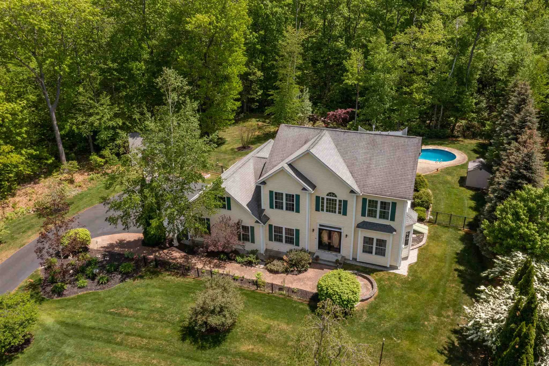 28 Farrwood Drive Hooksett NH 03106