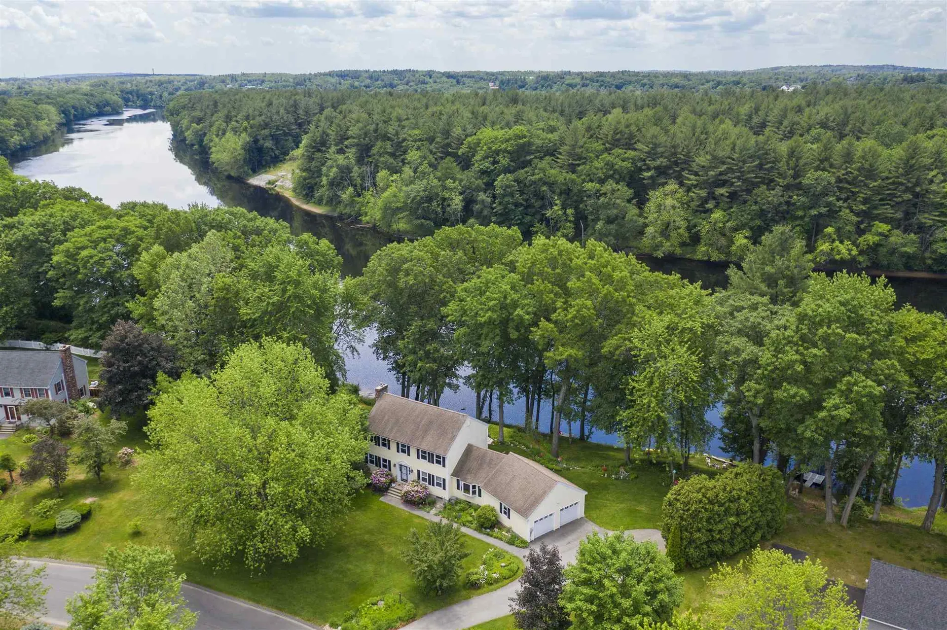 7 Riverview Circle Litchfield NH 03052
