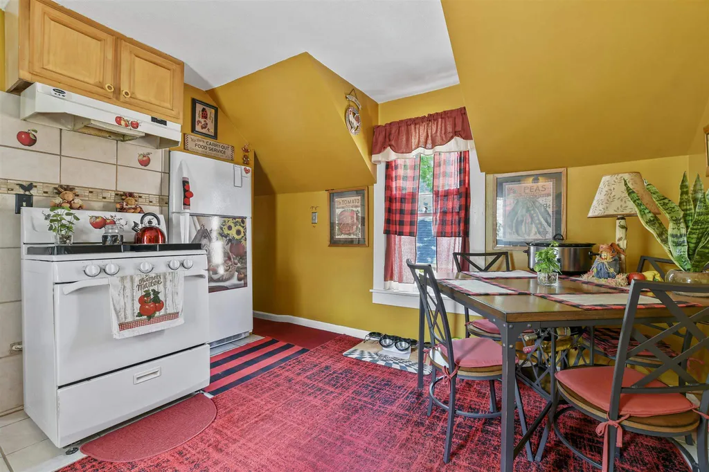 3 Kinsley Street Nashua NH 03060
