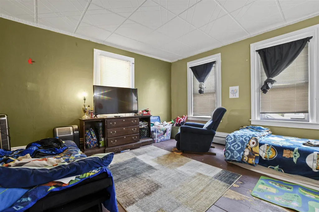 3 Kinsley Street Nashua NH 03060