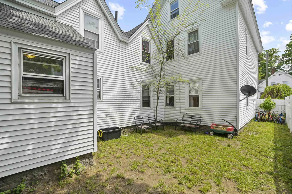 3 Kinsley Street Nashua NH 03060