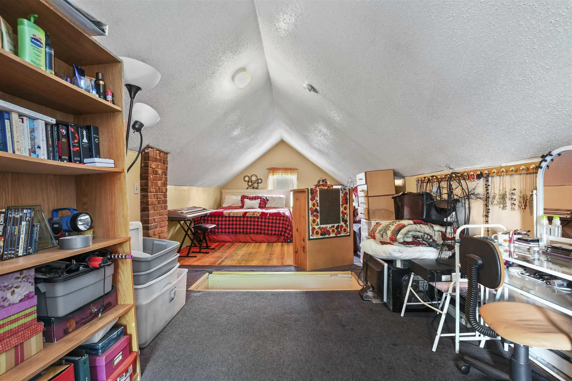 3 Kinsley Street Nashua NH 03060