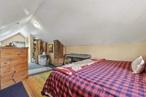 3 Kinsley Street Nashua NH 03060