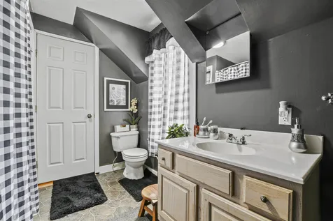3 Kinsley Street Nashua NH 03060