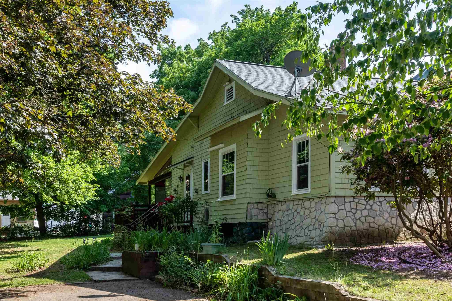 98 Union Street Milford NH 03055