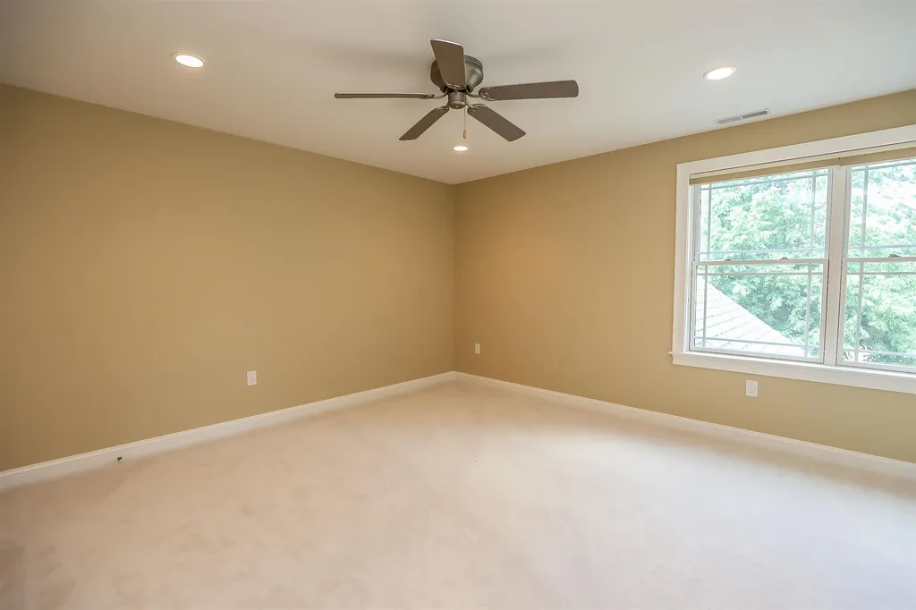 12 Crestwood Lane Nashua NH 03062