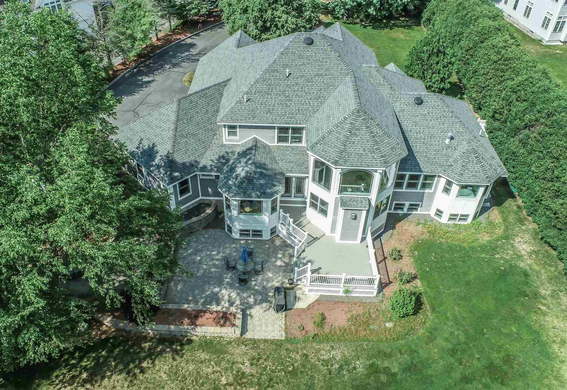 12 Crestwood Lane Nashua NH 03062