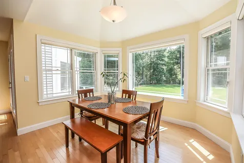 12 Crestwood Lane Nashua NH 03062