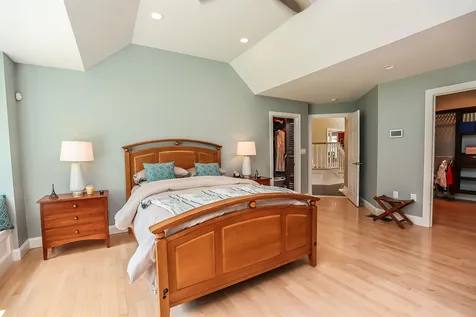 12 Crestwood Lane Nashua NH 03062