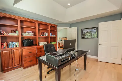 12 Crestwood Lane Nashua NH 03062