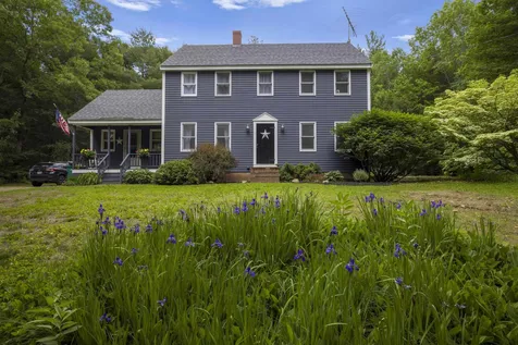 8 Gunstock Drive Kingston NH 03848
