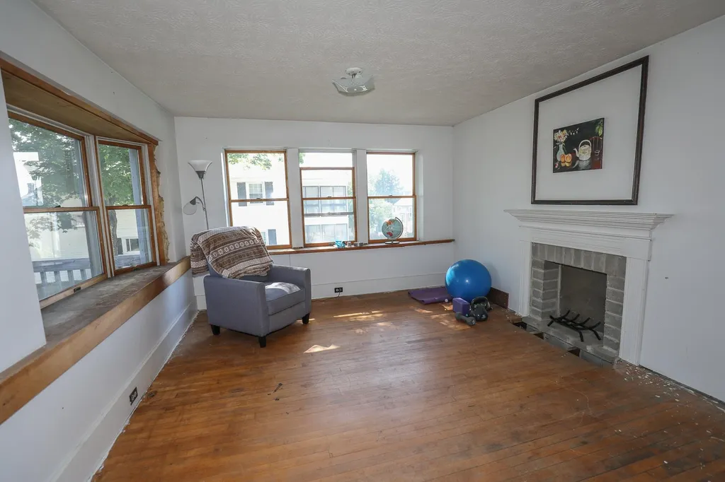 384 Lowell Street Manchester NH 03104
