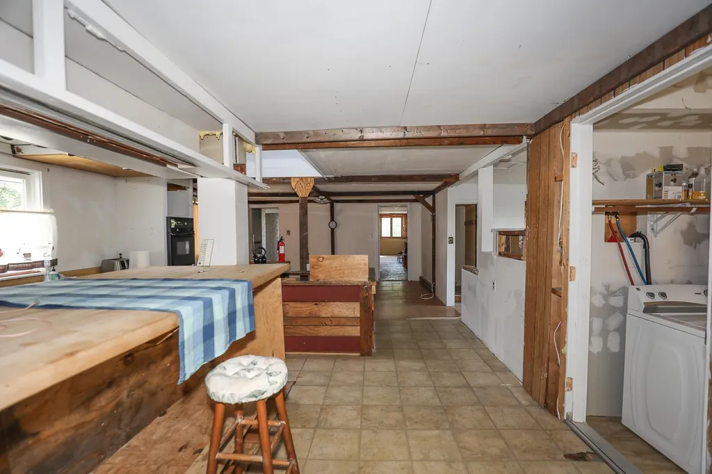 384 Lowell Street Manchester NH 03104