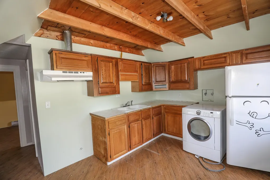 384 Lowell Street Manchester NH 03104