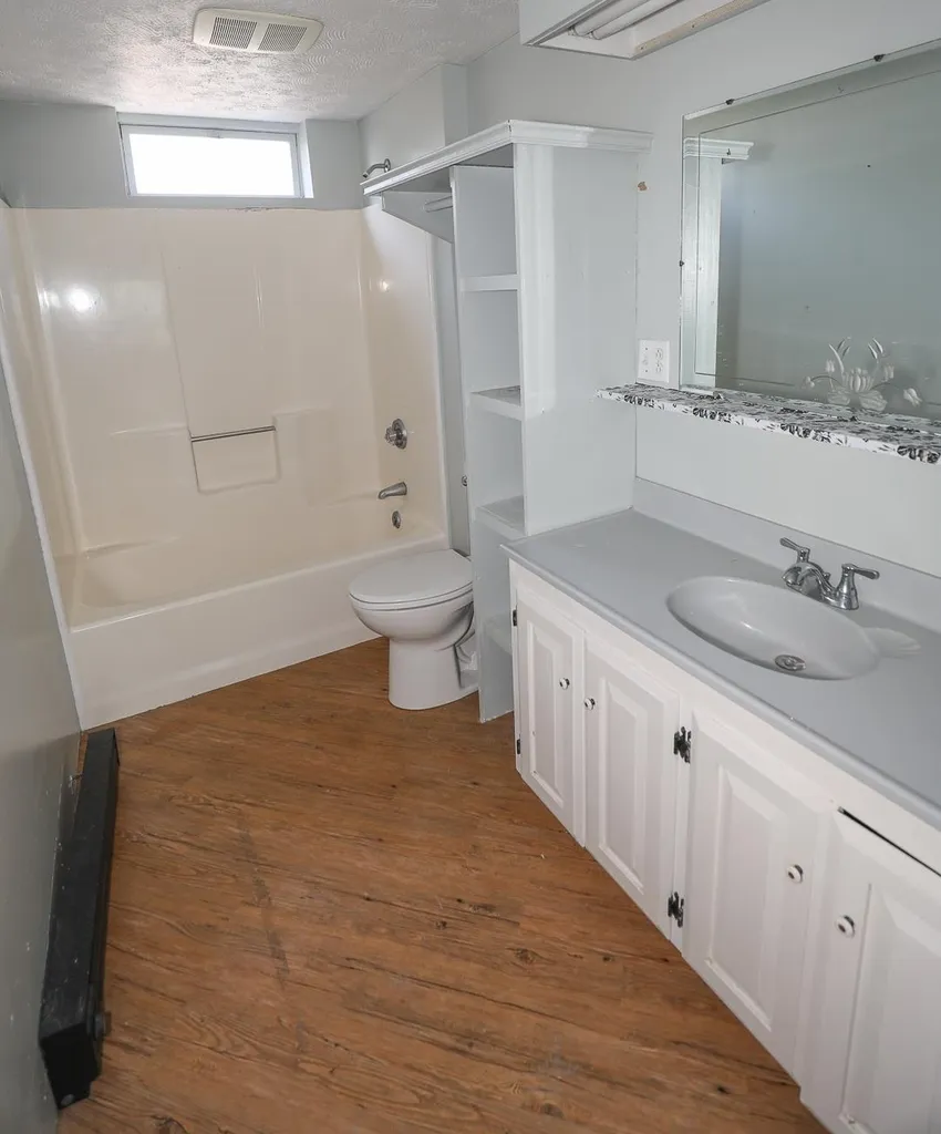 384 Lowell Street Manchester NH 03104
