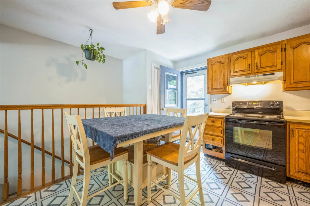 6 Mountain Road Raymond NH 03077